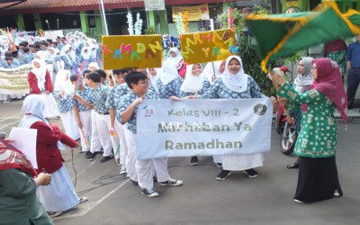 MENYAMBUT RAMADHAN 1446, MTSN1 MENGADAKAN KIRAB